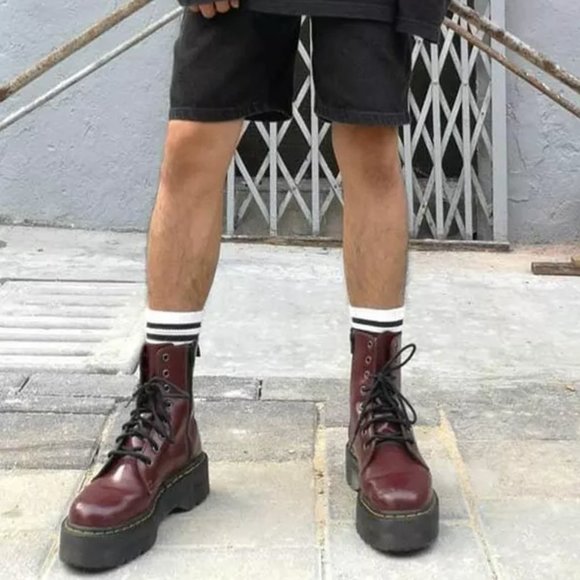DR. MARTENS V JADON II PLATFORM BOOTS MSRP$220 in Burgundy